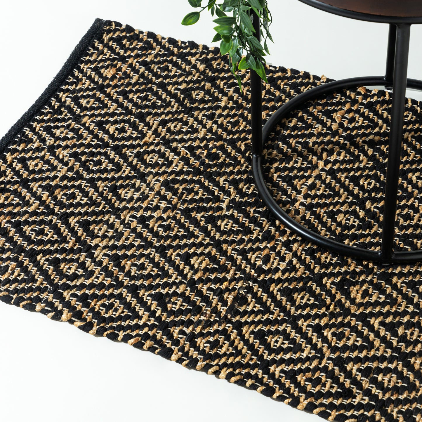 Natural Harmony Diamond Black Rug